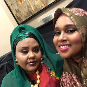 Meet your Posher, Muna